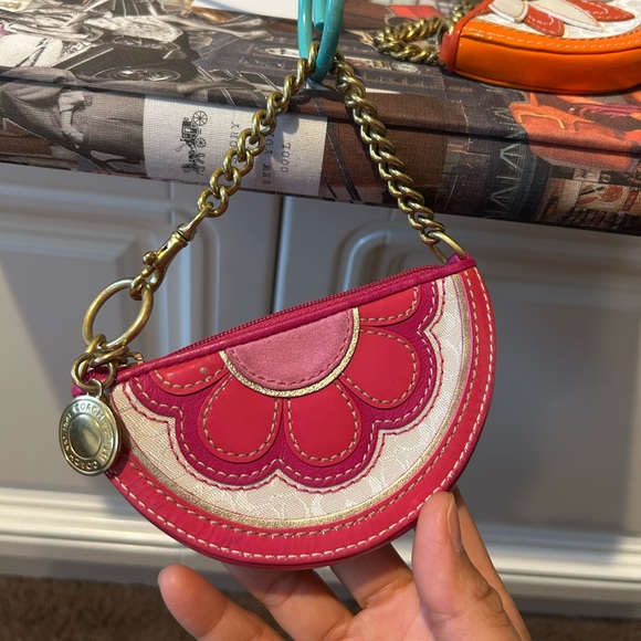 Rare Coach Pink flowers coins purse Wristlet with Gold Chain - Picture 1 of 5